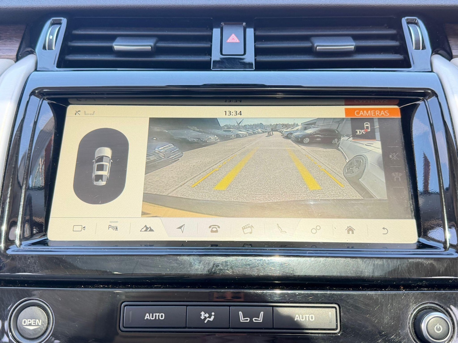 Used Land Rover Discovery 2017 for sale - 78148251: Photo 2