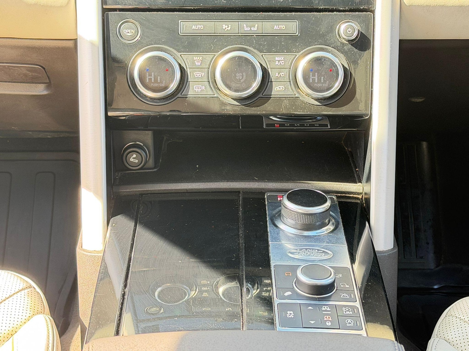 Used Land Rover Discovery 2017 for sale - 78148251: Photo 27