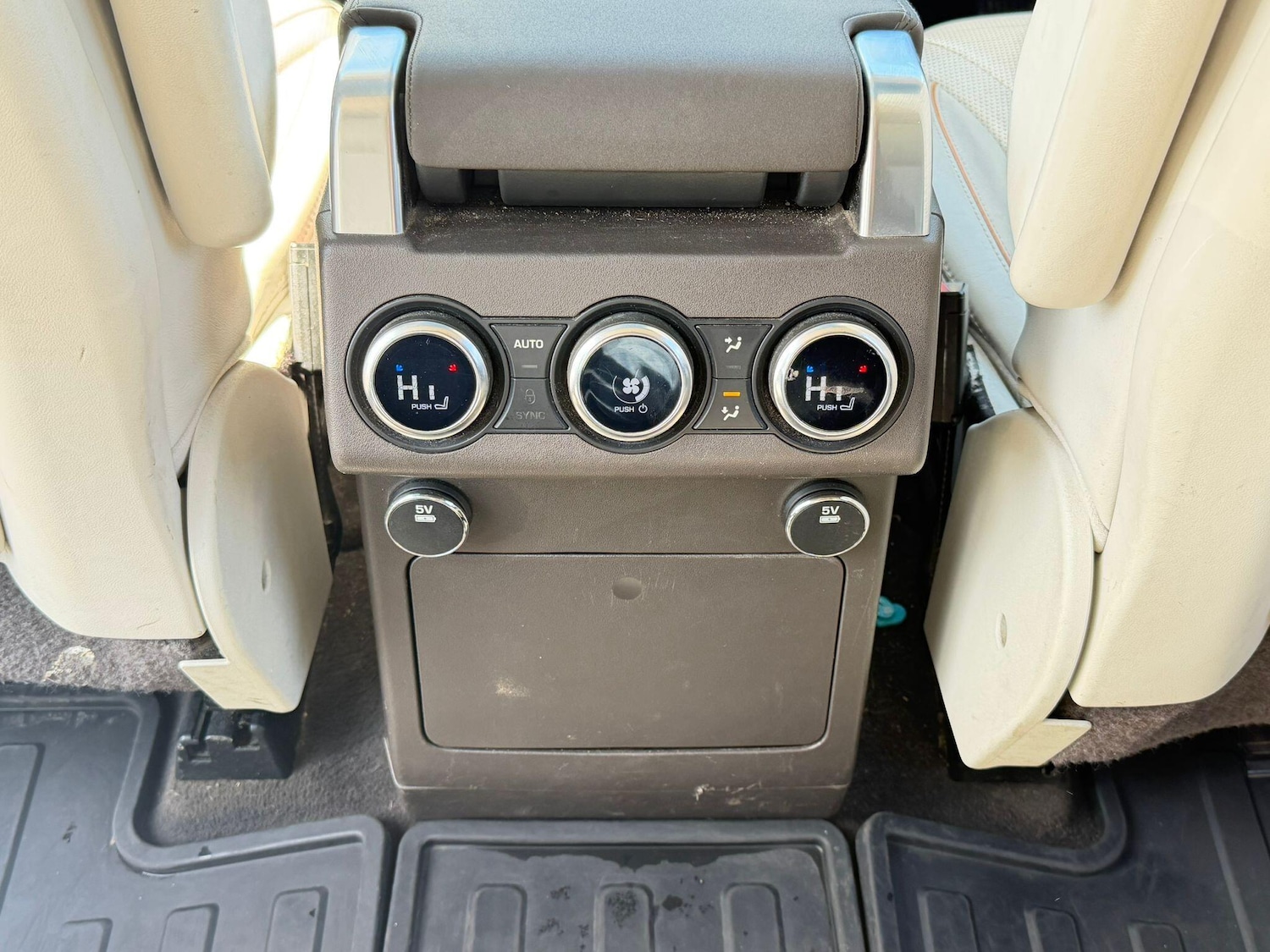 Used Land Rover Discovery 2017 for sale - 78148251: Photo 7