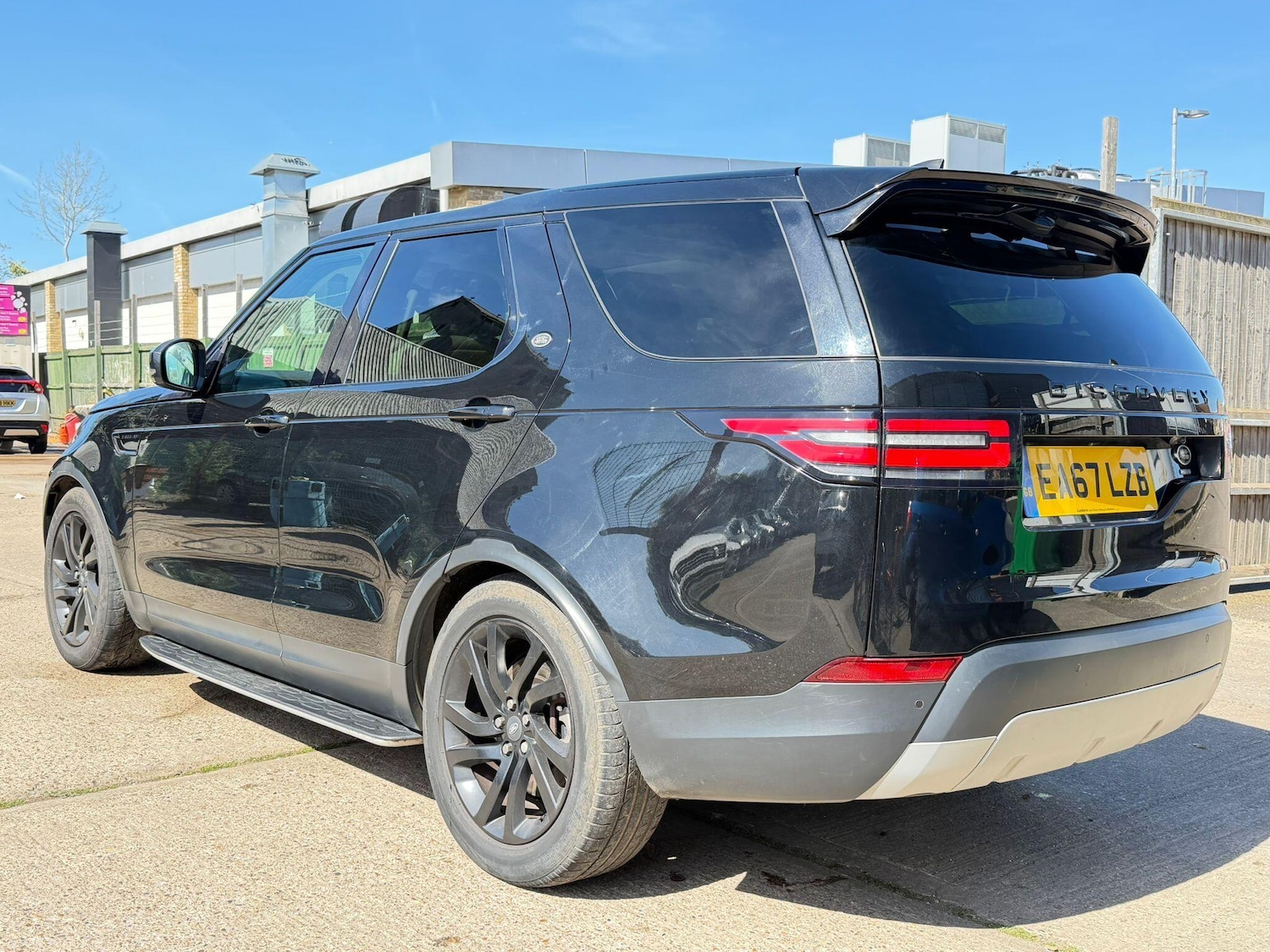 Used Land Rover Discovery 2017 for sale - 78148251: Photo 8