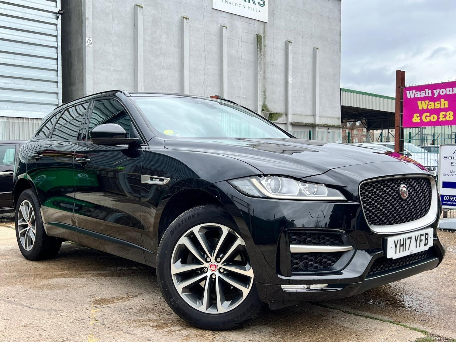 Used Jaguar F-Pace 2017 for sale - 76360375: Photo 1