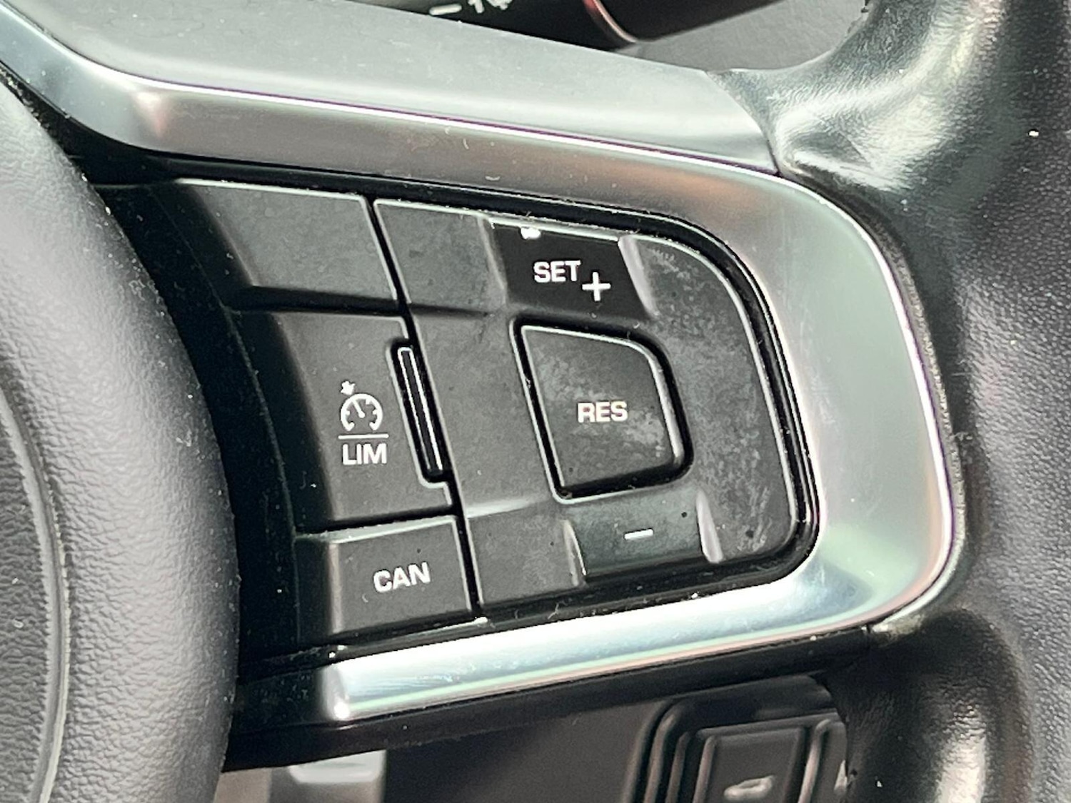 Used Jaguar F-Pace 2017 for sale - 76360375: Photo 27