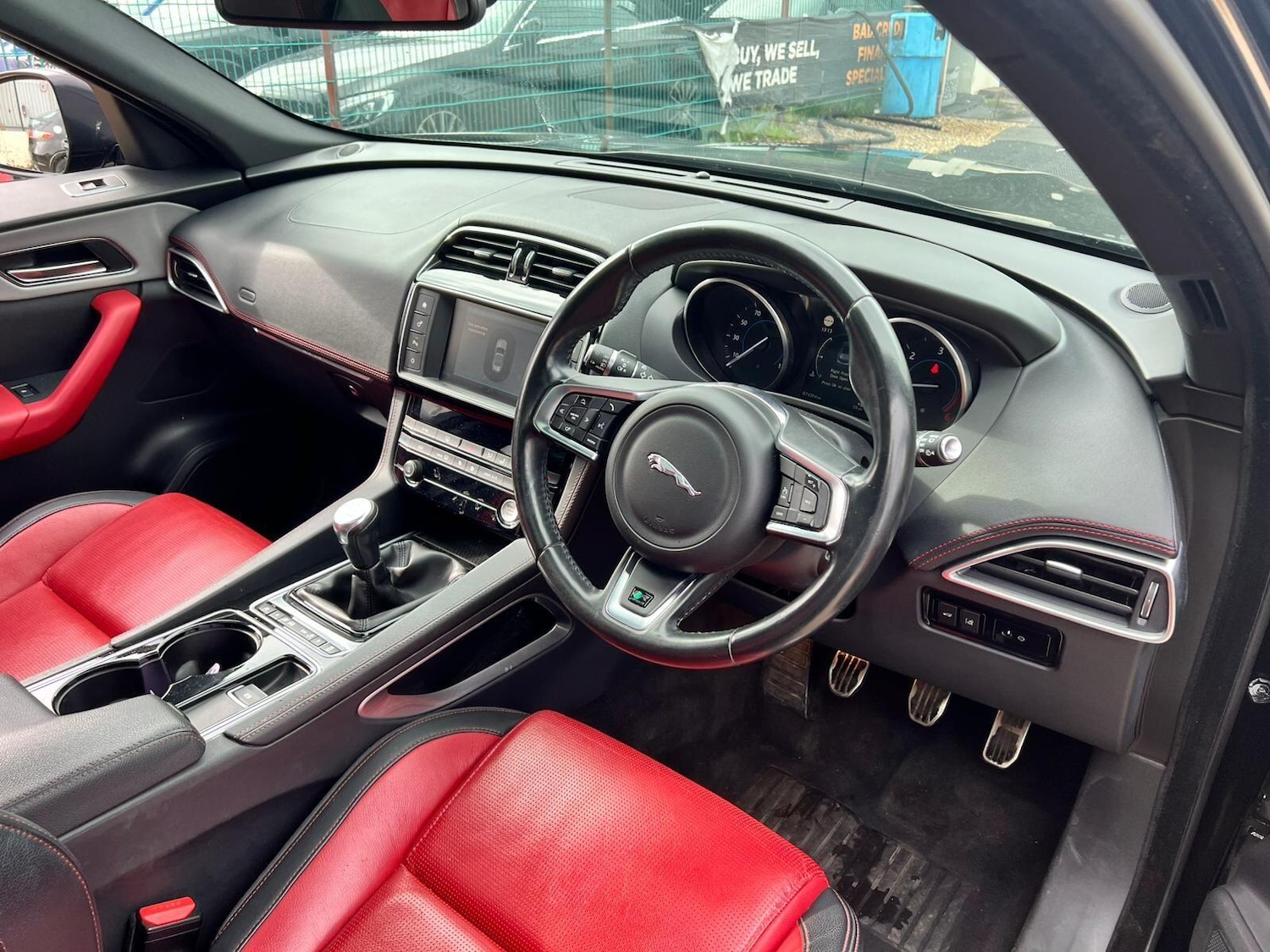 Used Jaguar F-Pace 2017 for sale - 76360375: Photo 4