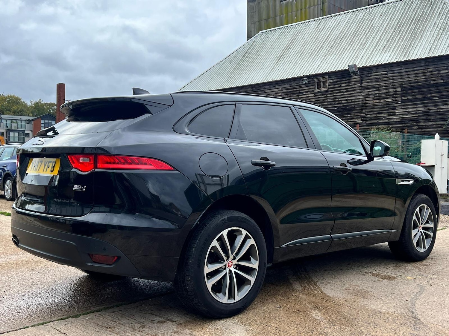 Used Jaguar F-Pace 2017 for sale - 76360375: Photo 5