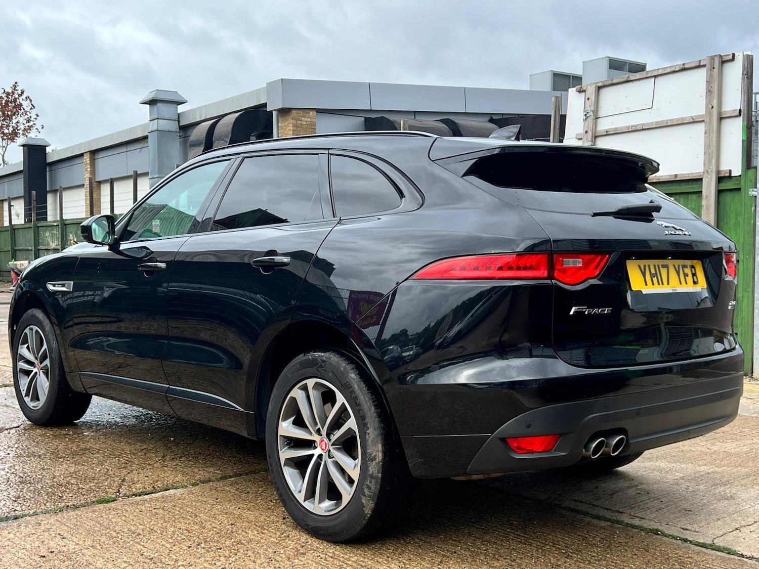 Used Jaguar F-Pace 2017 for sale - 76360375: Photo 8