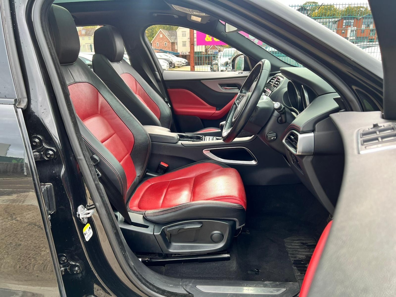 Used Jaguar F-Pace 2017 for sale - 76360375: Photo 9