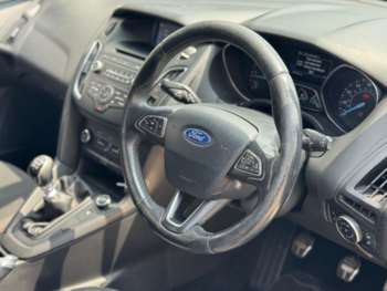 Used Ford Focus 2015 for sale - 74898812: Photo