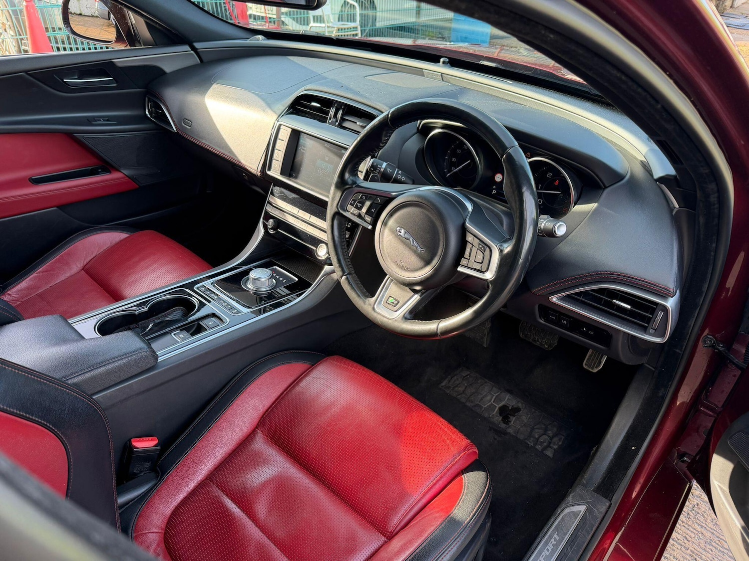 Used Jaguar XE 2015 for sale - 77358872: Photo 10