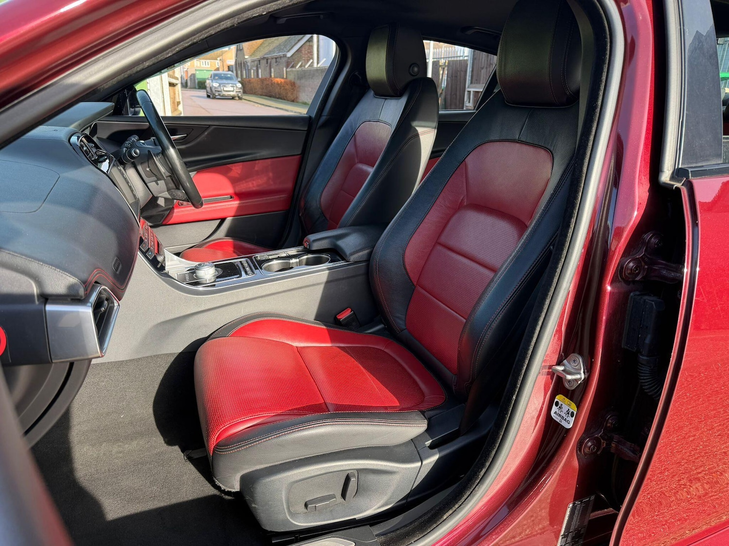 Used Jaguar XE 2015 for sale - 77358872: Photo 25