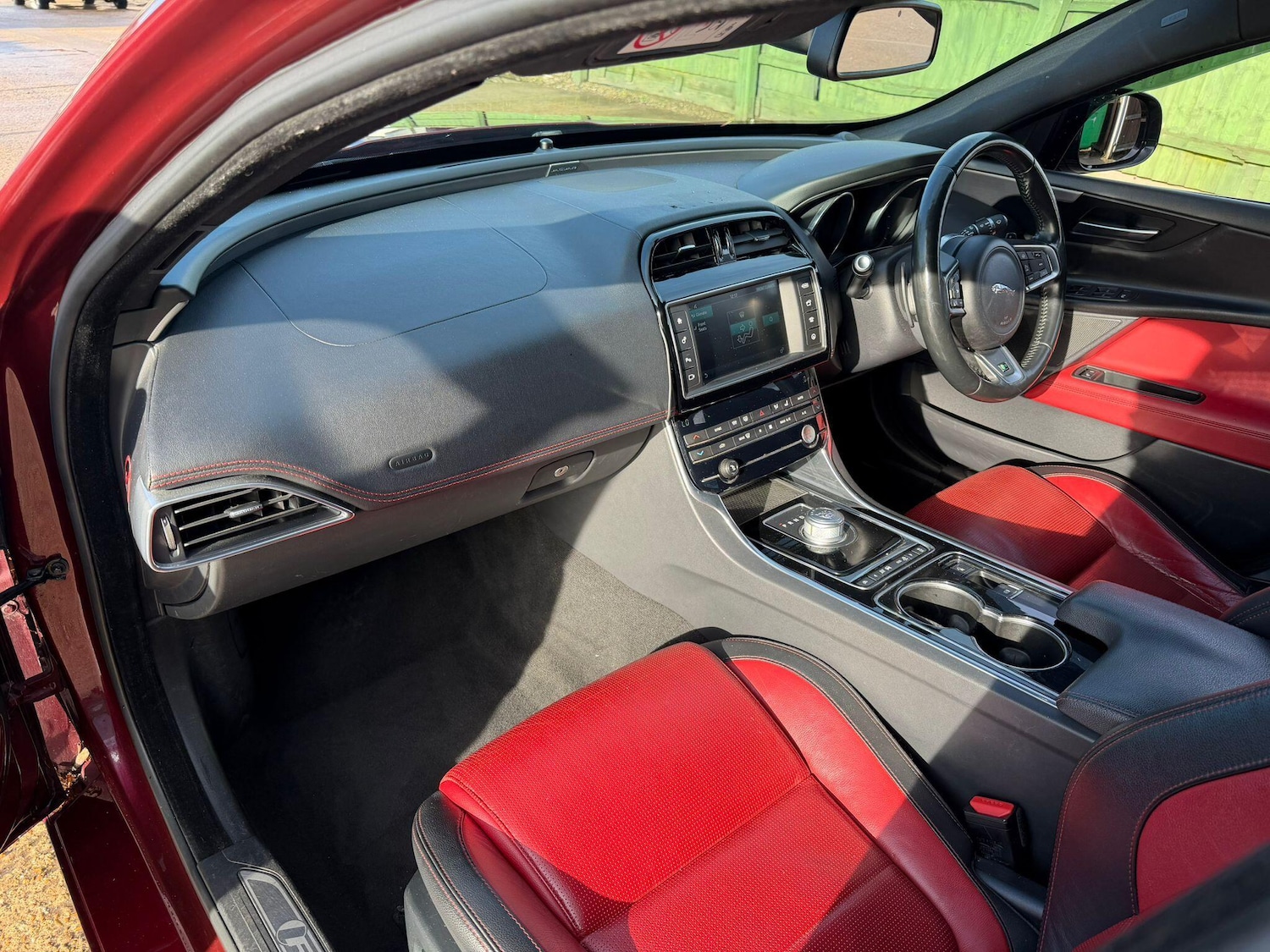 Used Jaguar XE 2015 for sale - 77358872: Photo 26