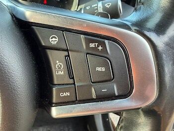 Used Jaguar XE 2015 for sale - 77358872: Photo