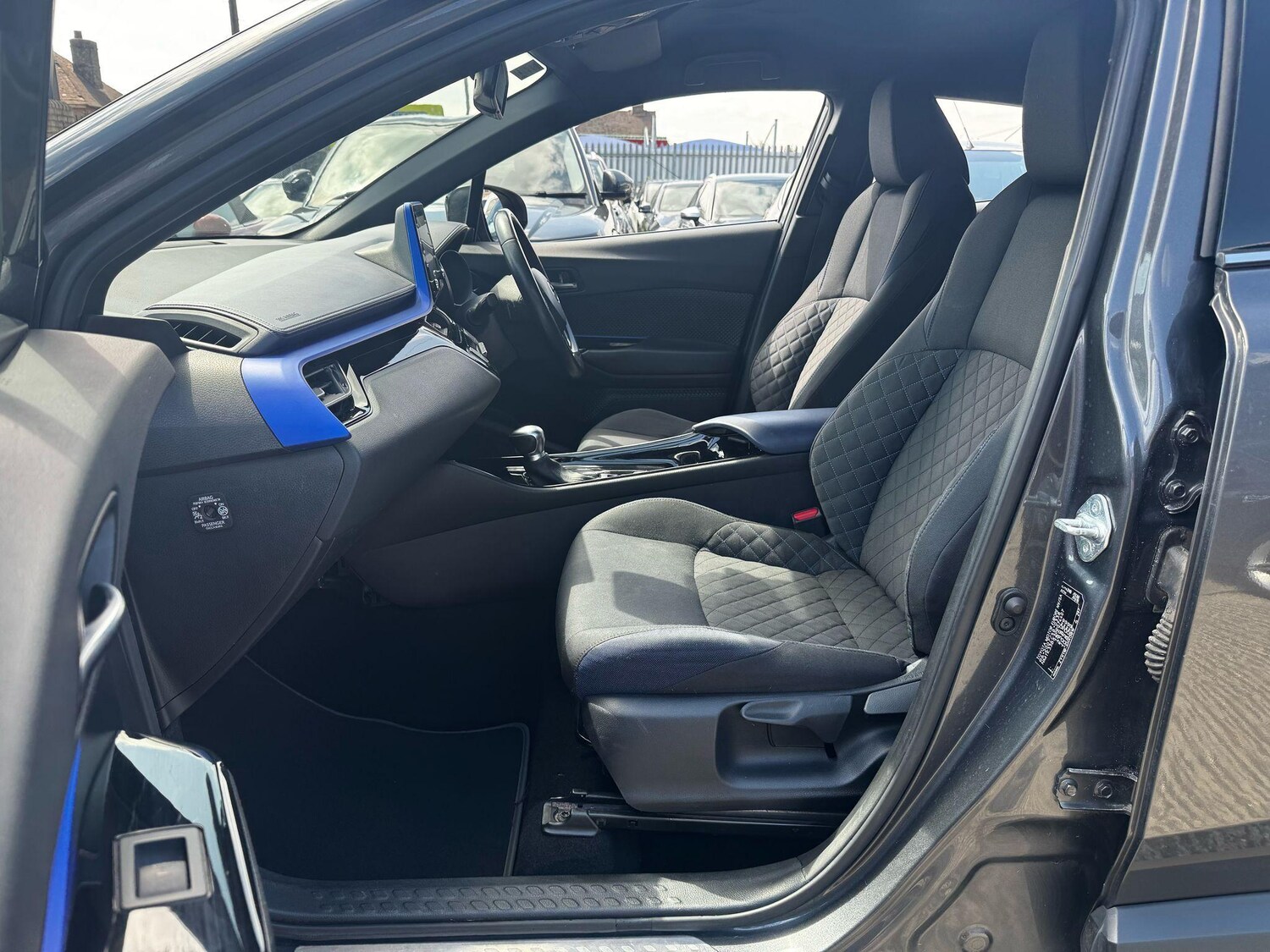 Used Toyota C-HR for sale - 77469010: Photo 19