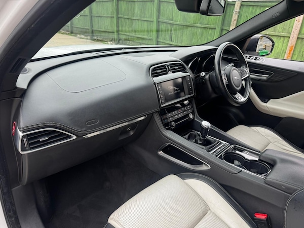 Used Jaguar F-Pace 2016 for sale - 76200668: Photo 24
