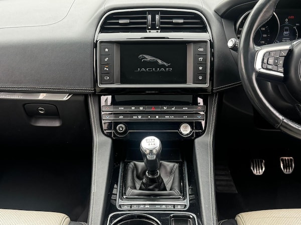 Used Jaguar F-Pace 2016 for sale - 76200668: Photo 26