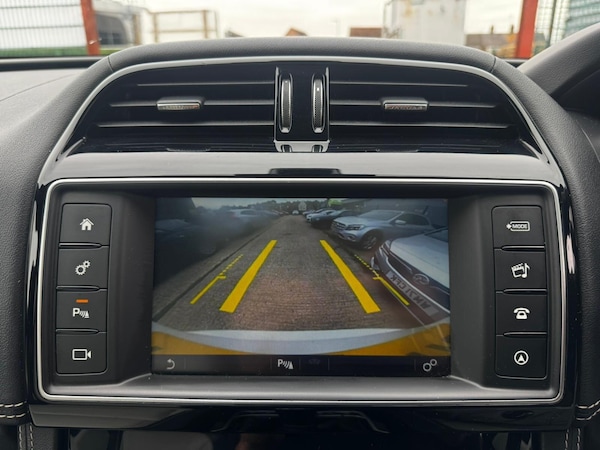 Used Jaguar F-Pace 2016 for sale - 76200668: Photo 4