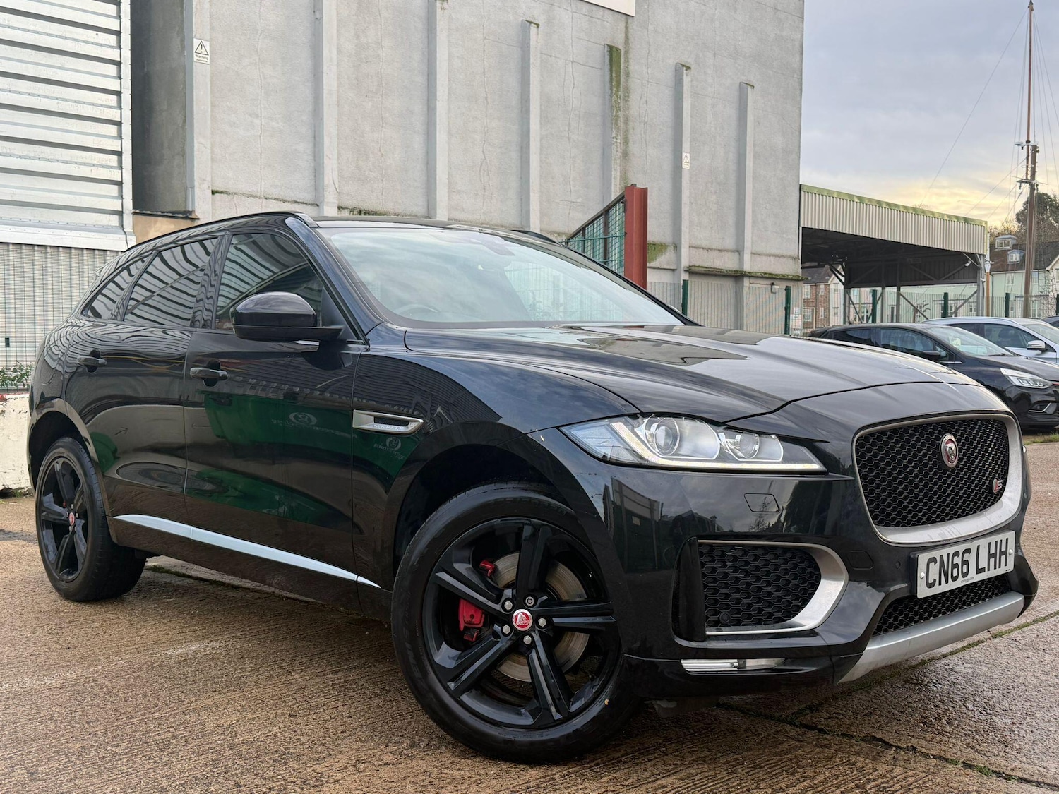 Used Jaguar F-Pace 2016 for sale - 76839575: Photo 1