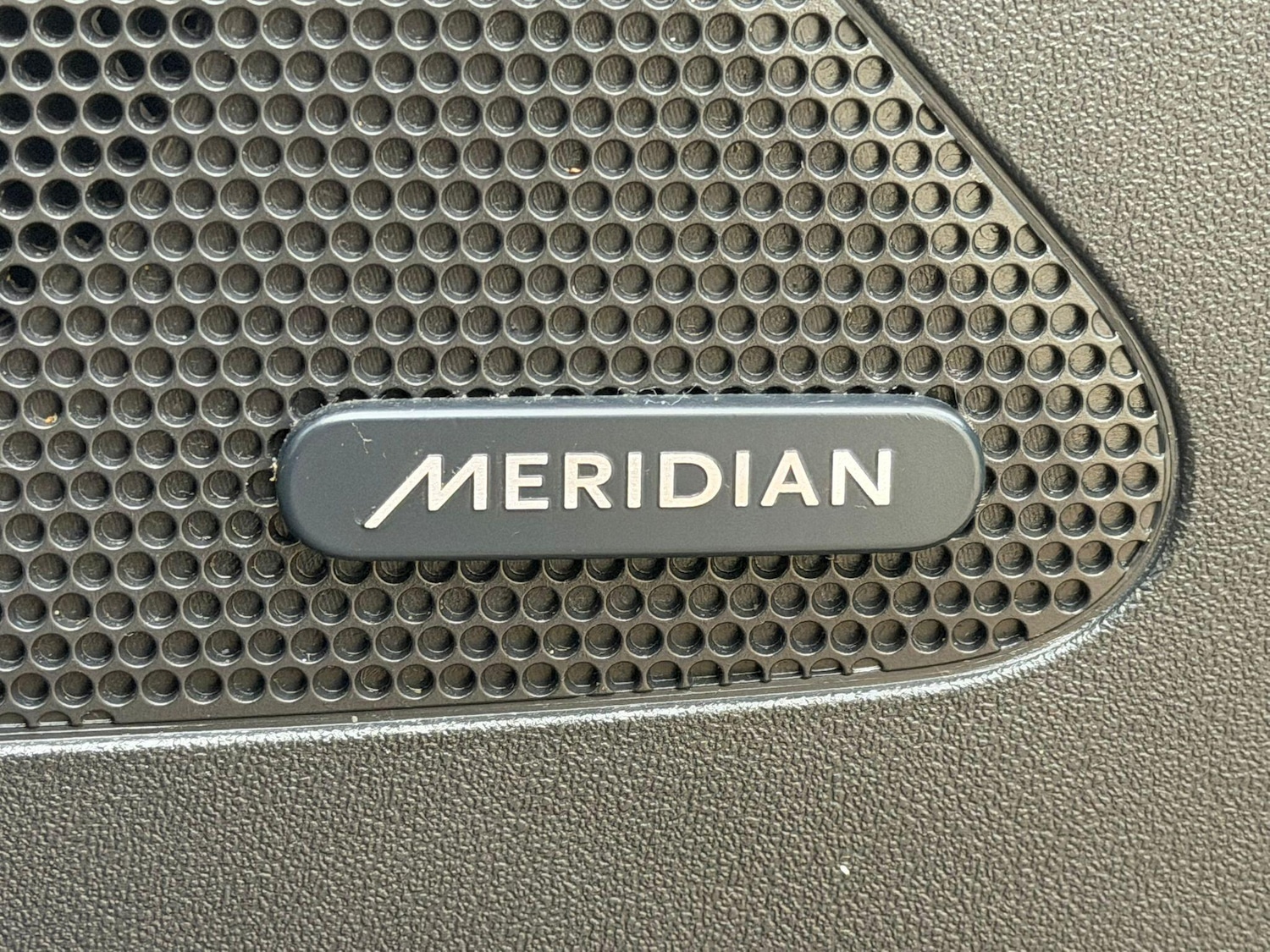 Used Jaguar F-Pace 2016 for sale - 76839575: Photo 2