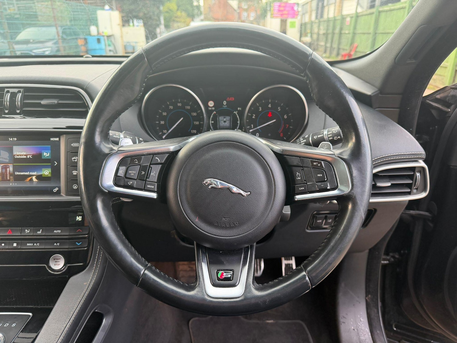 Used Jaguar F-Pace 2016 for sale - 76839575: Photo 27