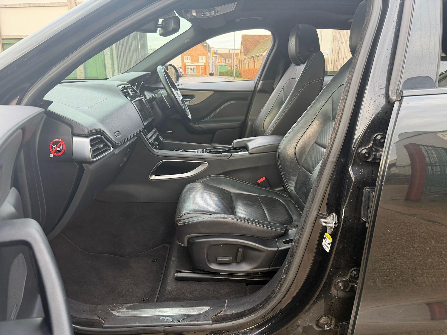 Used Jaguar F-Pace 2016 for sale - 76839575: Photo 28