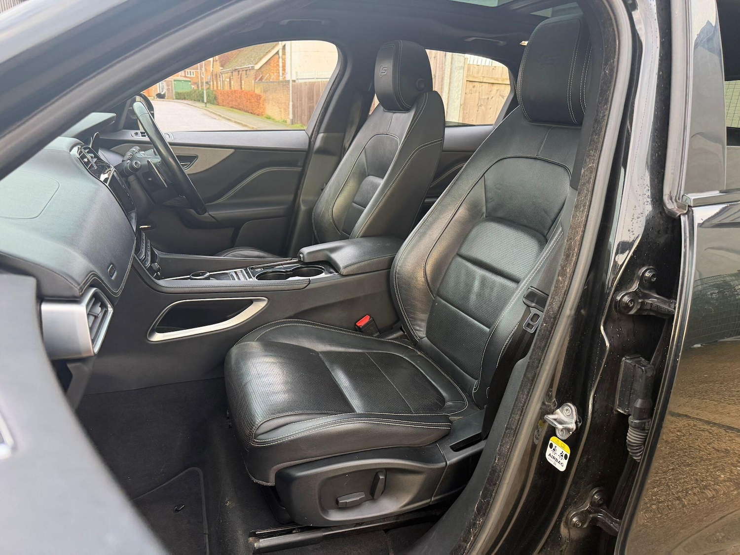 Used Jaguar F-Pace 2016 for sale - 76839575: Photo 29