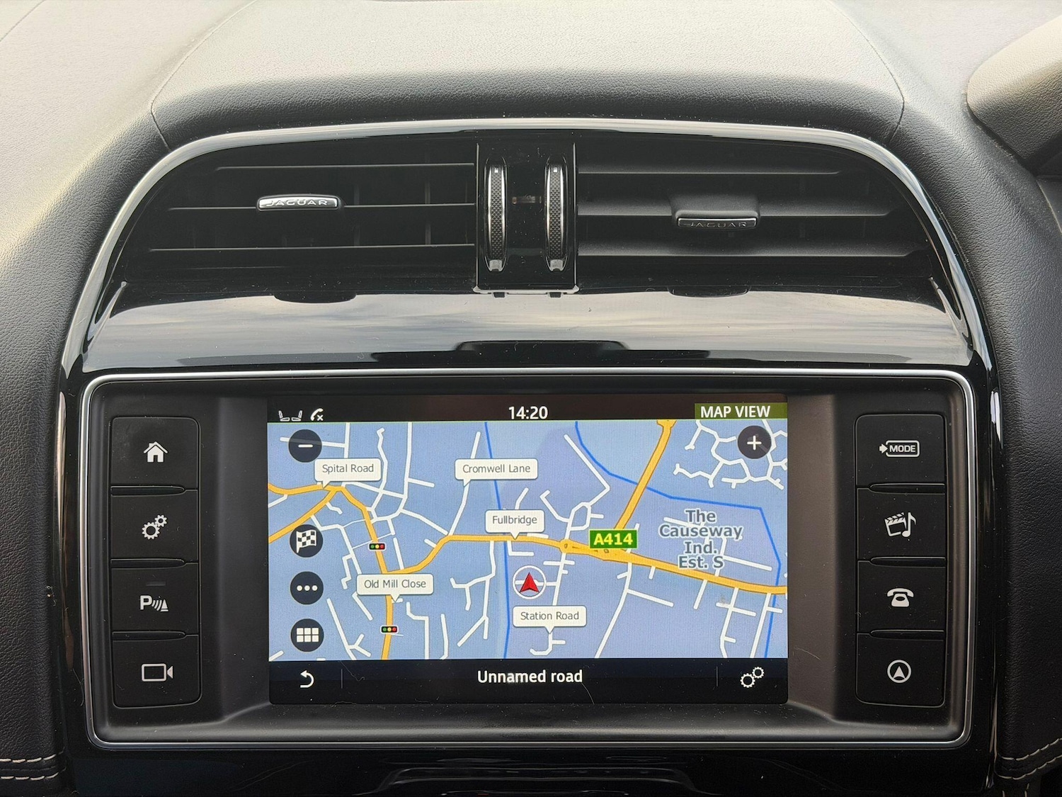 Used Jaguar F-Pace 2016 for sale - 76839575: Photo 4