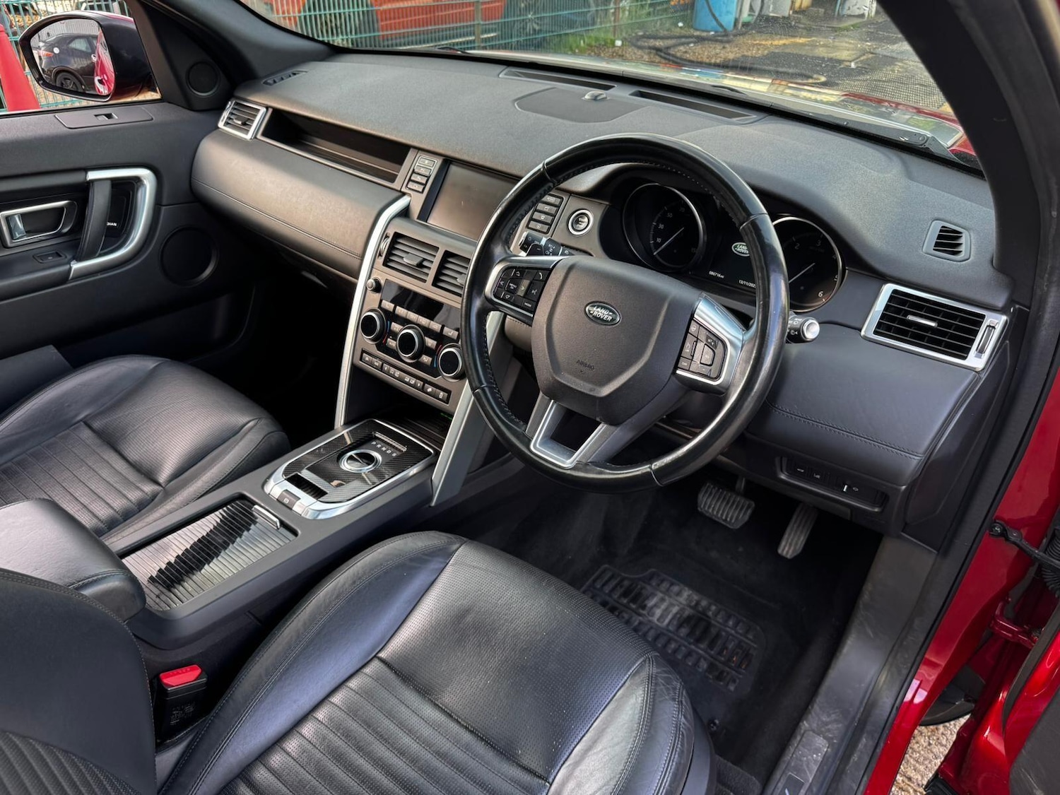 Used Land Rover Discovery Sport 2016 for sale - 76572359: Photo 12