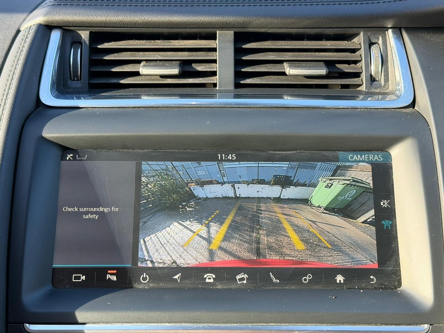 Used Jaguar E-Pace 2020 for sale - 76832144: Photo 2