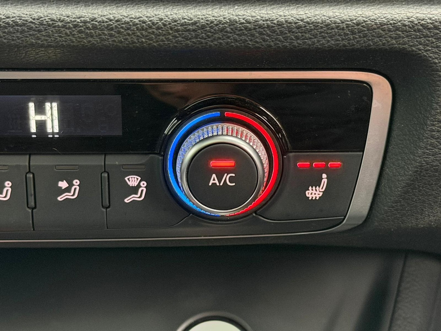 Used Audi Q3 2019 for sale - 76994180: Photo 28