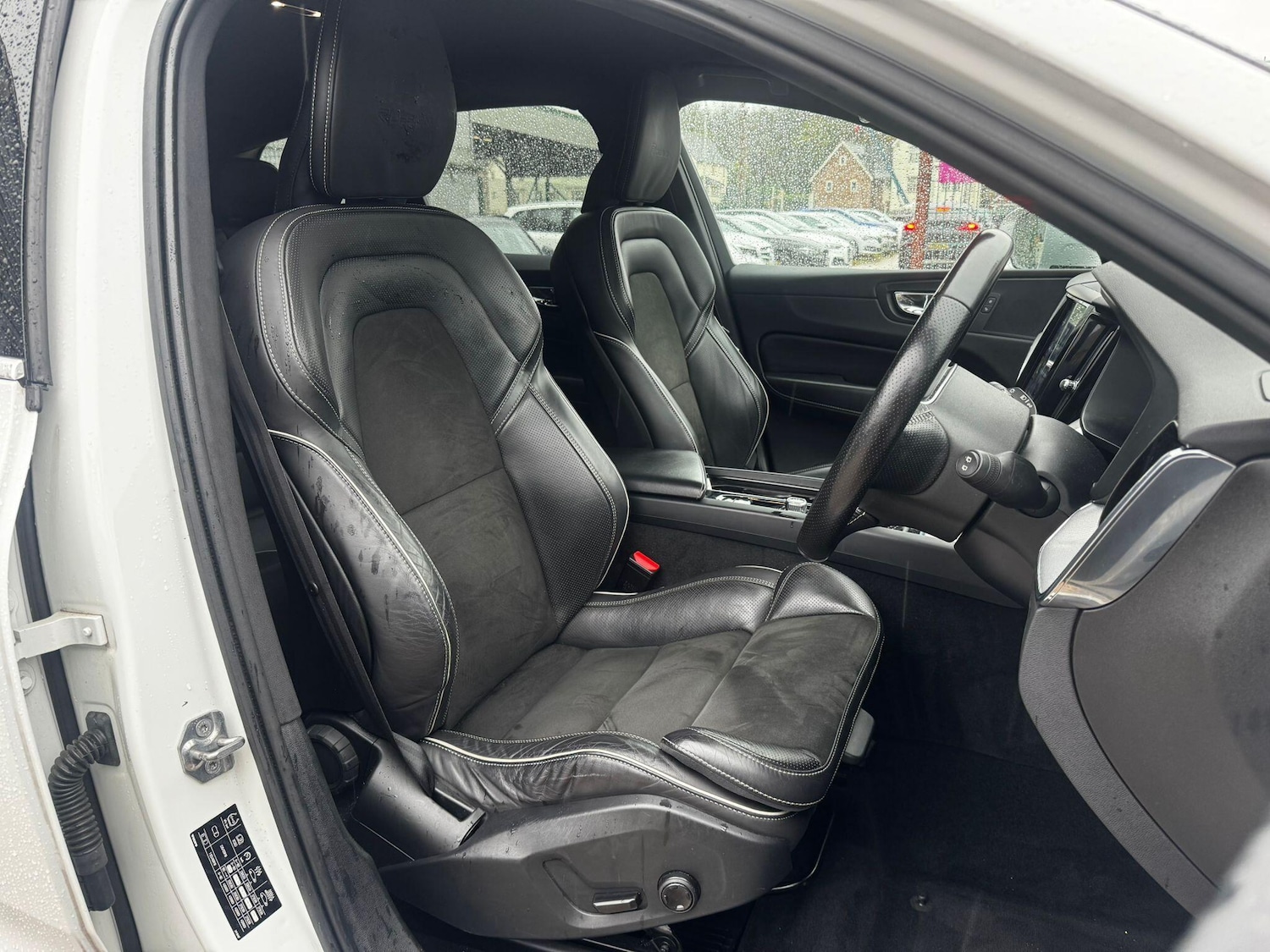 Used Volvo XC60 2018 for sale - 76585262: Photo 15