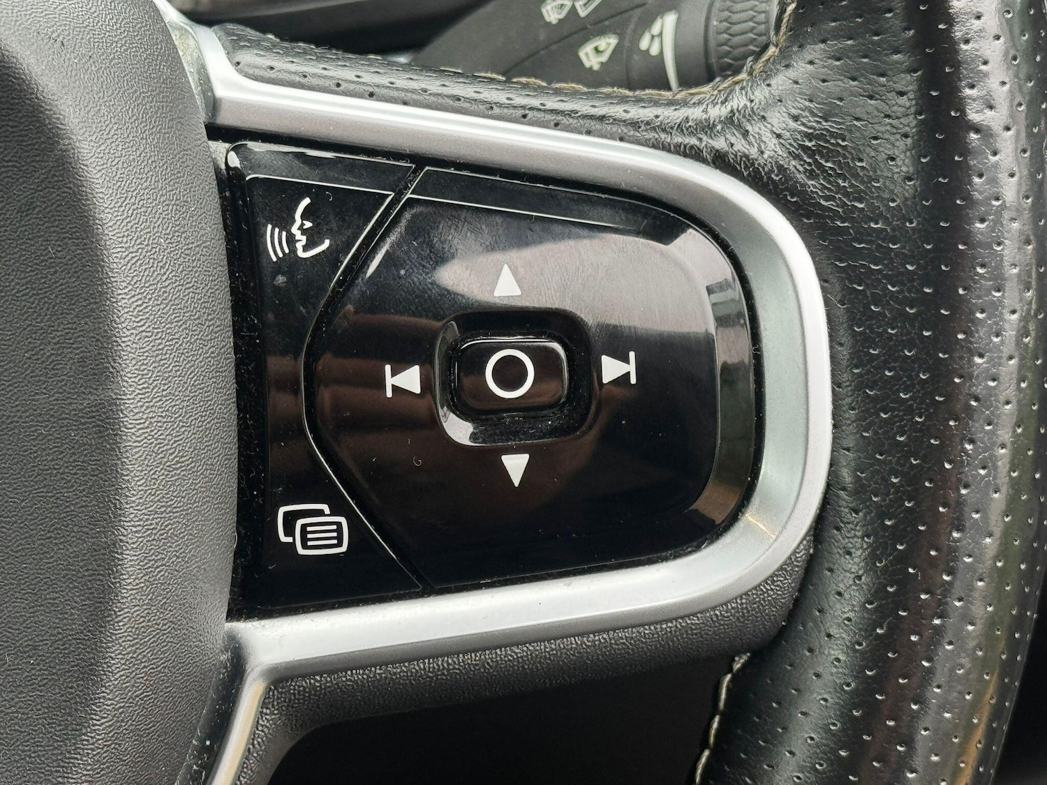 Used Volvo XC60 2018 for sale - 76585262: Photo 29