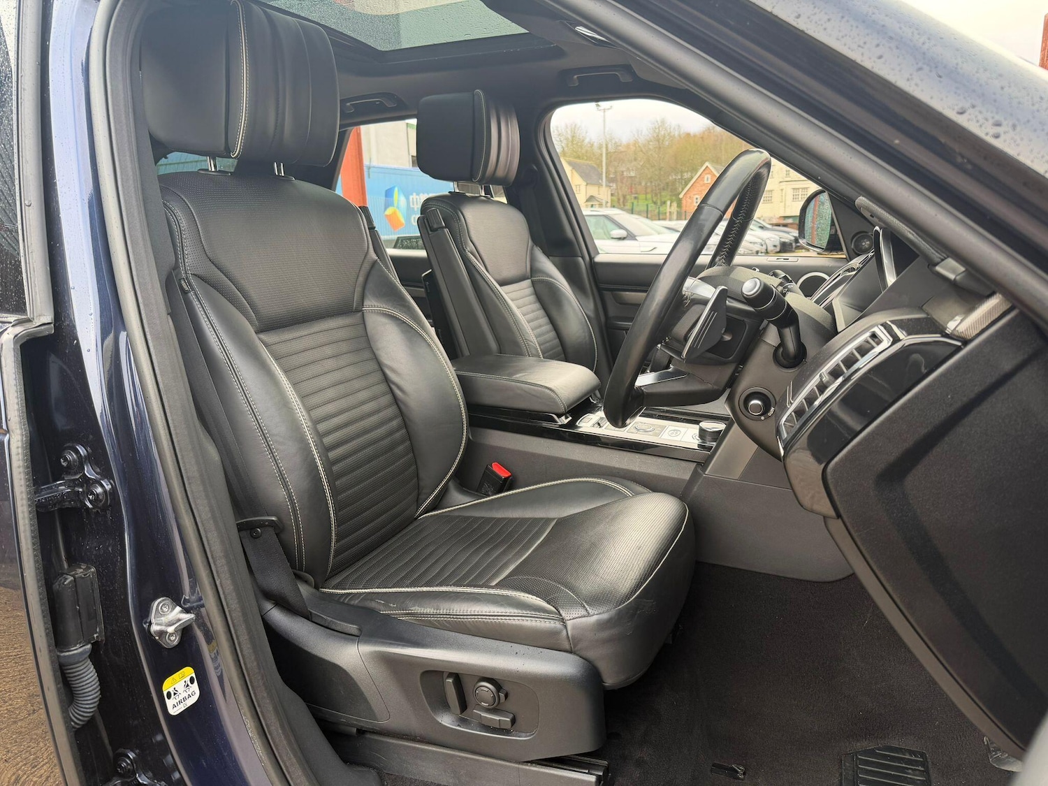 Used Land Rover Discovery 2017 for sale - 77387104: Photo 16