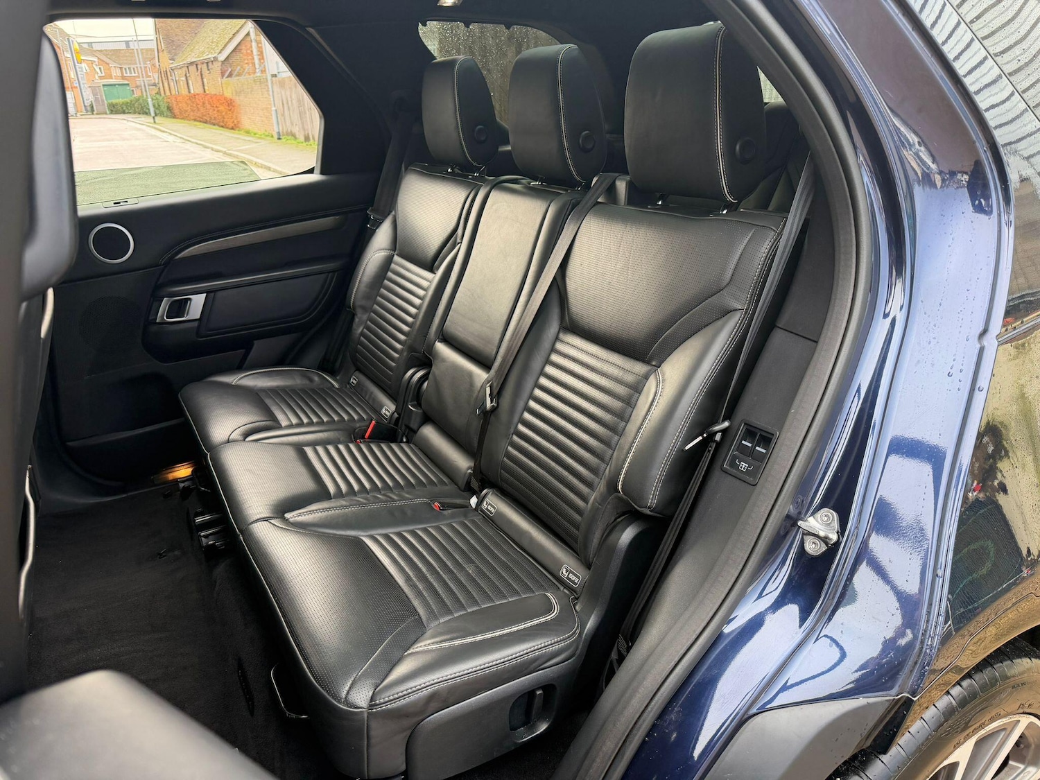 Used Land Rover Discovery 2017 for sale - 77387104: Photo 25