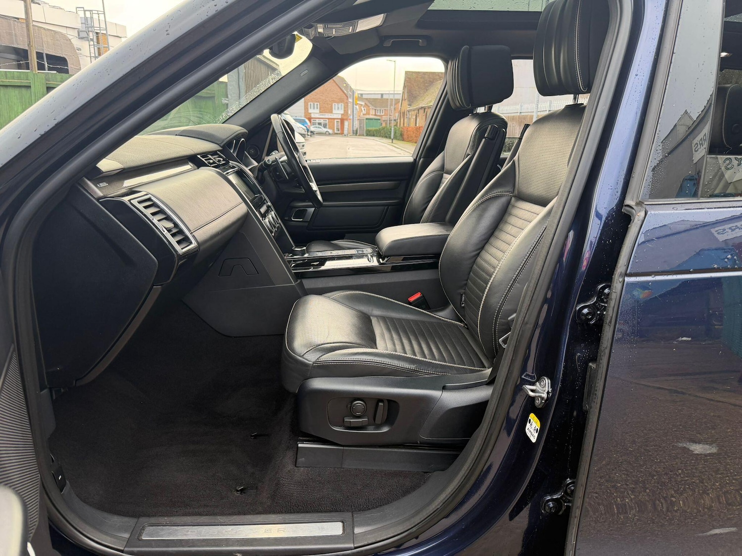 Used Land Rover Discovery 2017 for sale - 77387104: Photo 27