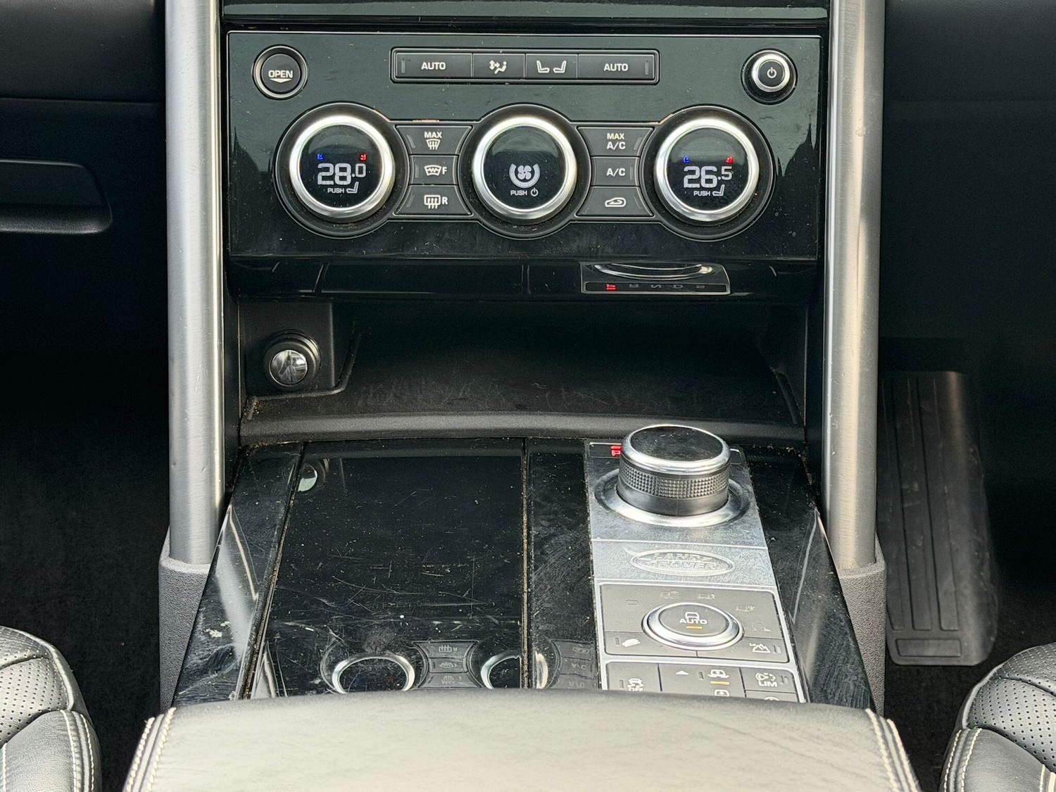 Used Land Rover Discovery 2017 for sale - 77387104: Photo 32