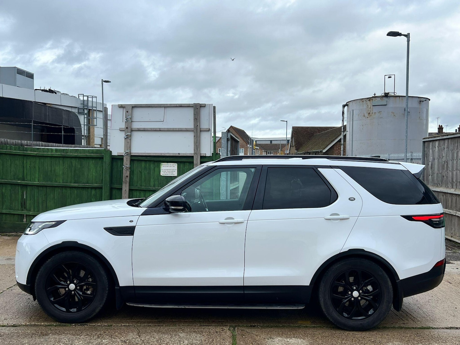 Used Land Rover Discovery 2018 for sale - 76994576: Photo 10