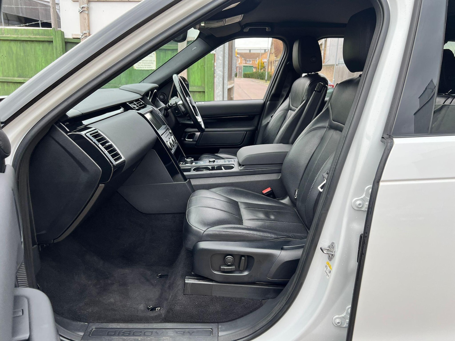 Used Land Rover Discovery 2018 for sale - 76994576: Photo 23