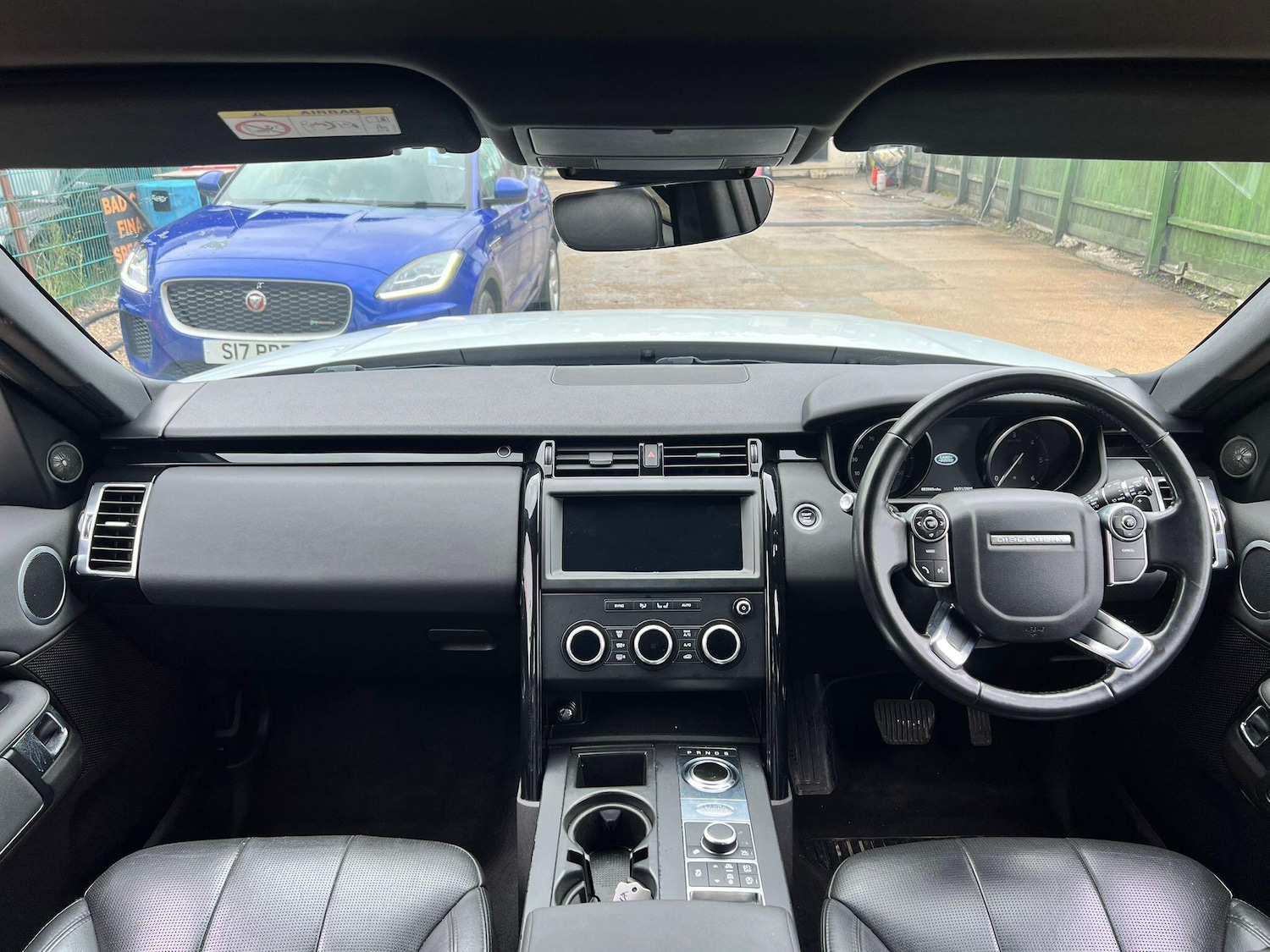 Used Land Rover Discovery 2018 for sale - 76994576: Photo 4