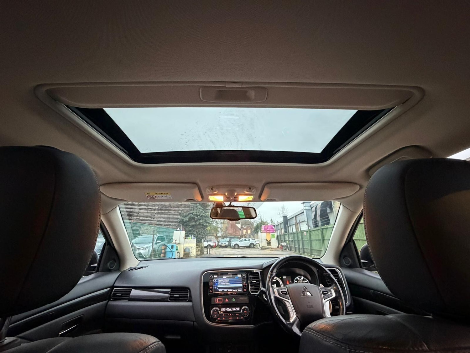 Used Mitsubishi Outlander 2016 for sale - 77040313: Photo 2