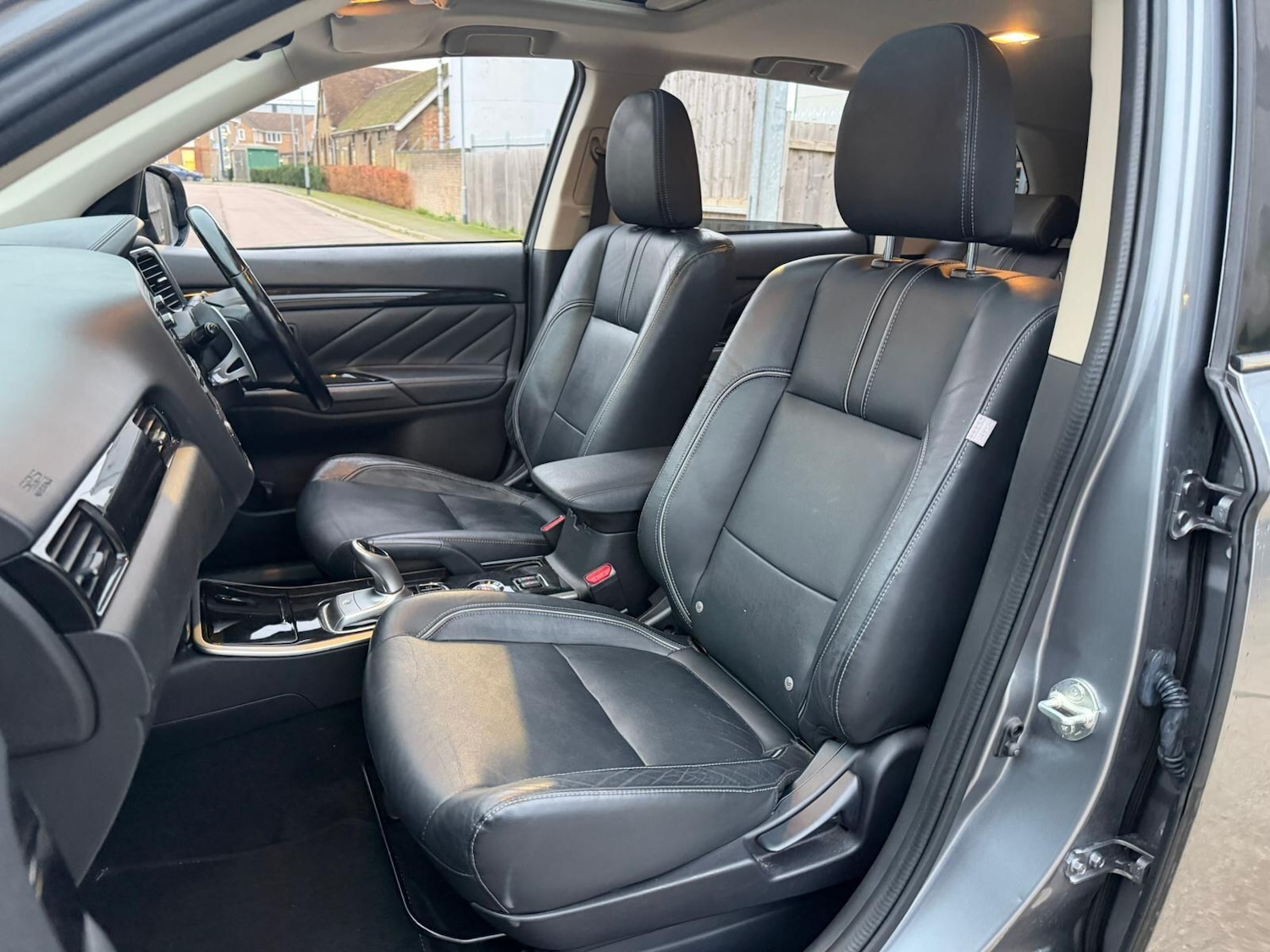 Used Mitsubishi Outlander 2016 for sale - 77040313: Photo 24