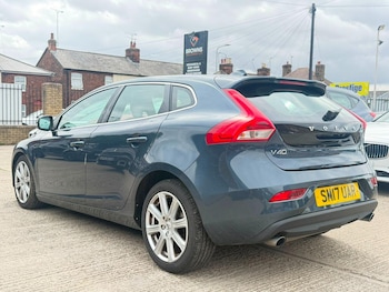 Used Volvo V40 2017 for sale - 79564944: Photo
