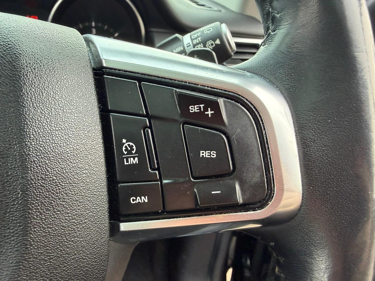 Used Land Rover Discovery Sport 2017 for sale - 77387333: Photo 31