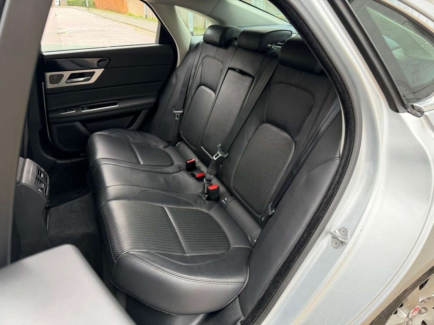 Used Jaguar XF 2015 for sale - 76824311: Photo 21