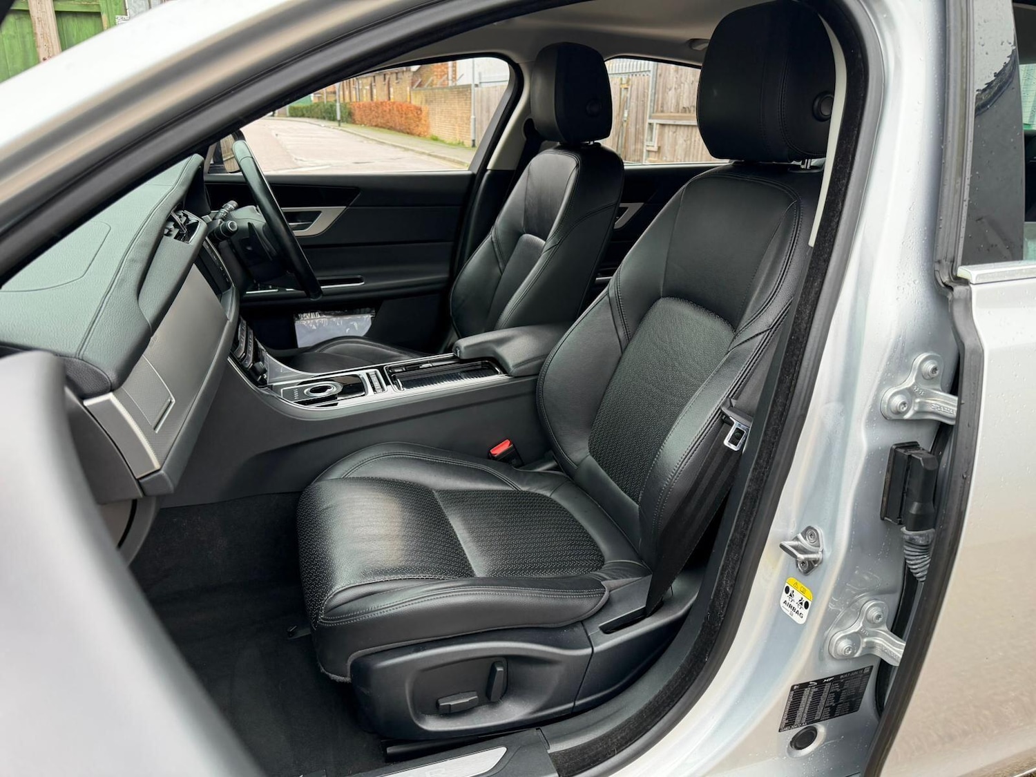 Used Jaguar XF 2015 for sale - 76824311: Photo 24