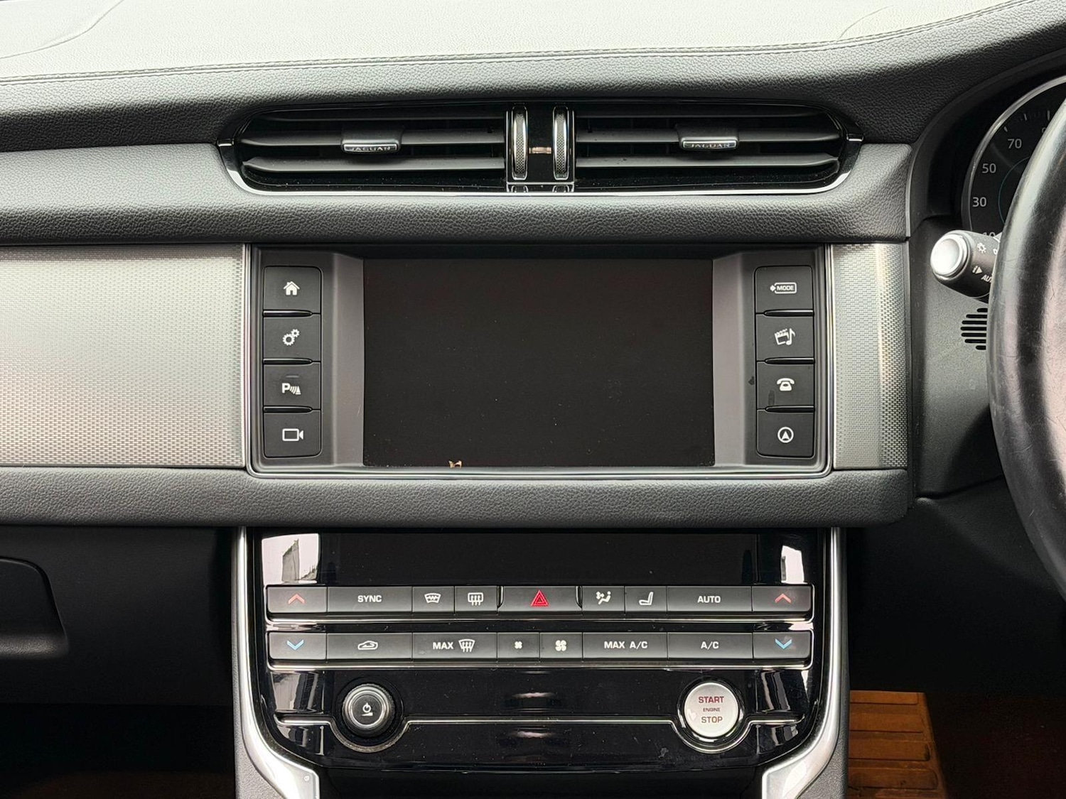 Used Jaguar XF 2015 for sale - 76824311: Photo 26