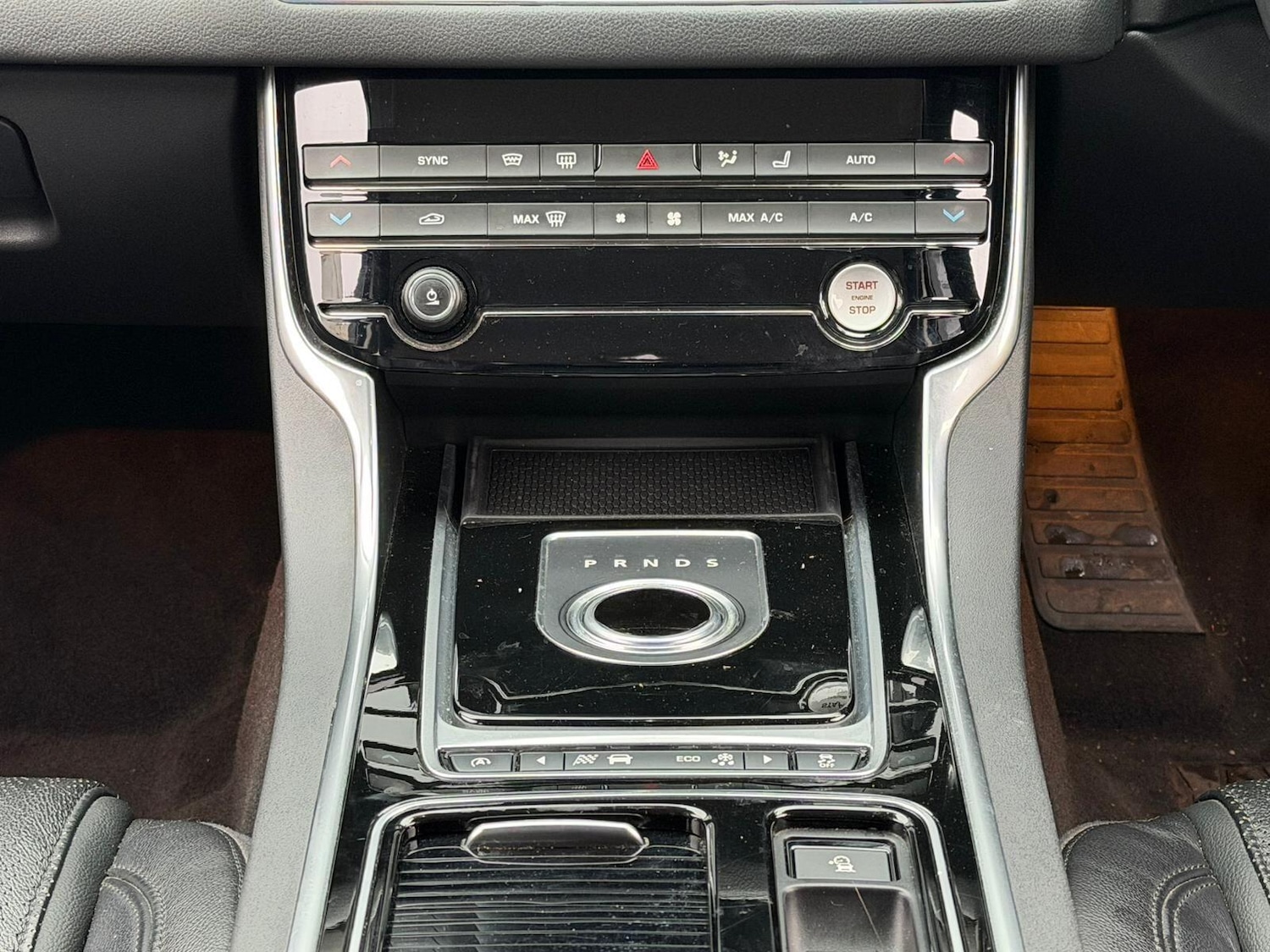 Used Jaguar XF 2015 for sale - 76824311: Photo 27