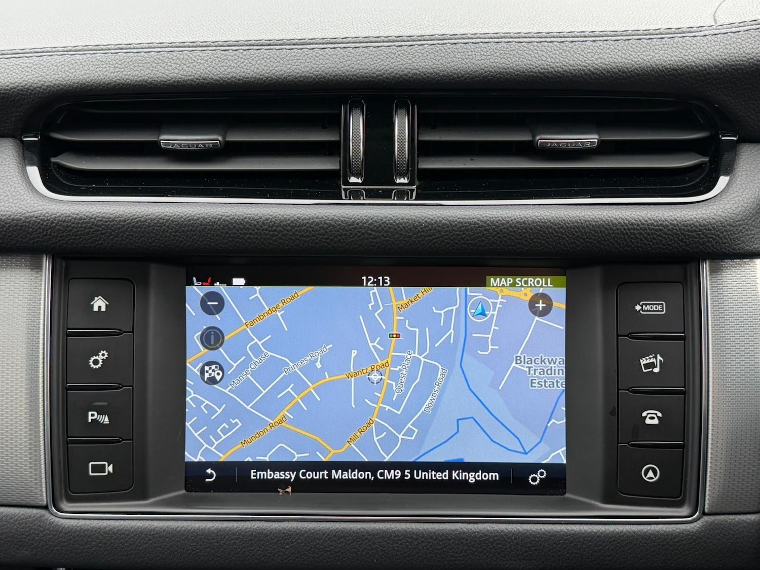 Used Jaguar XF 2015 for sale - 76824311: Photo 4