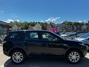 Used Land Rover Discovery Sport 2018 for sale - 79553595: Photo