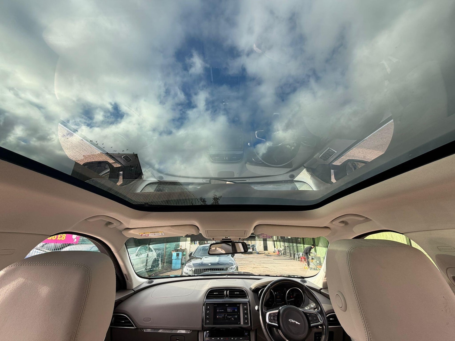 Used Jaguar F-Pace 2017 for sale - 77267394: Photo 2