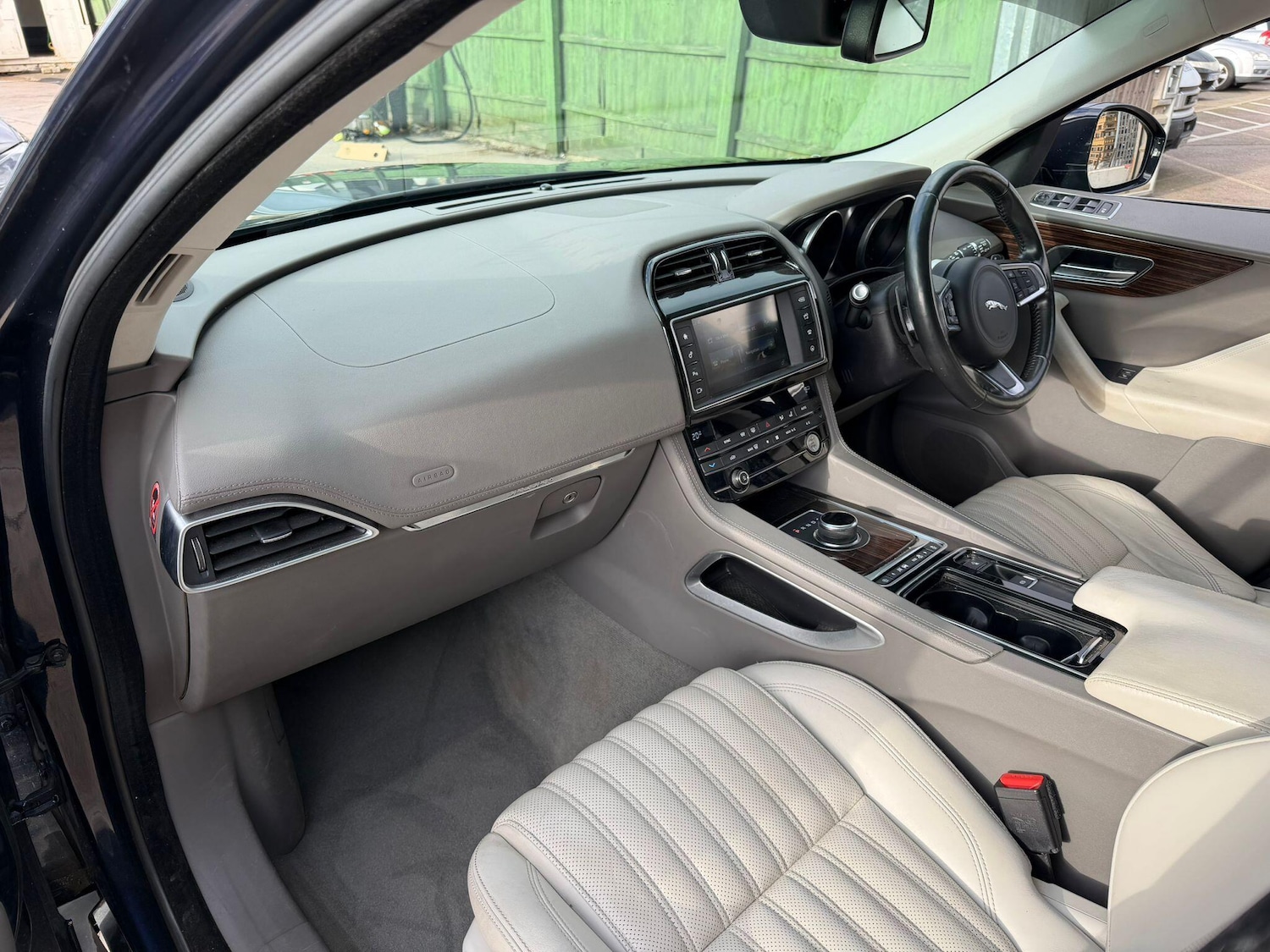 Used Jaguar F-Pace 2017 for sale - 77267394: Photo 25