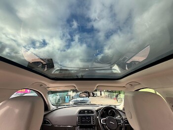 Used Jaguar F-Pace 2017 for sale - 77267394: Photo